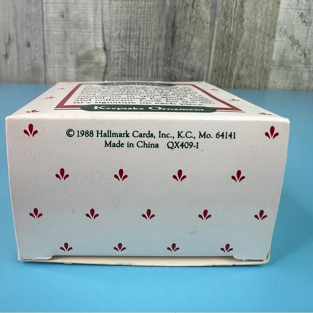 Hallmark Keepsake Ornament Very Strawberry Handcrafted Artist Favorite Date 1988